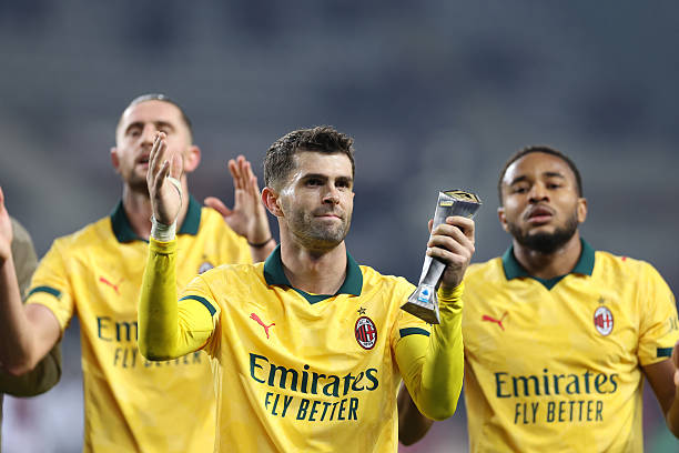 Pulisic ghi bàn giúp AC Milan dẫn đầu Serie A