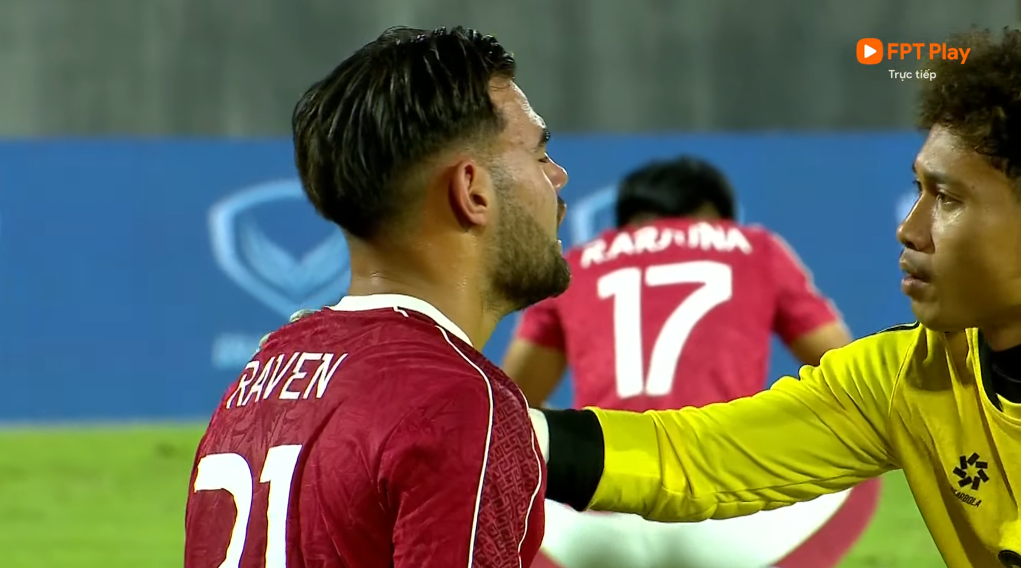 Cầu thủ U22 Indonesia, Raven bật khóc nức nở khi đội nhà bị loại sớm ở SEA Games 33 dù thắng U22 Myanmar 3-1