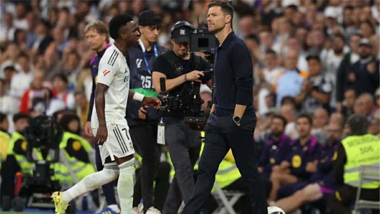 Real Madrid ấn định trận đấu định đoạt tương lai HLV Xabi Alonso - Ảnh 3. Xabi Alonso đối mặt với sức ép tại Real Madrid