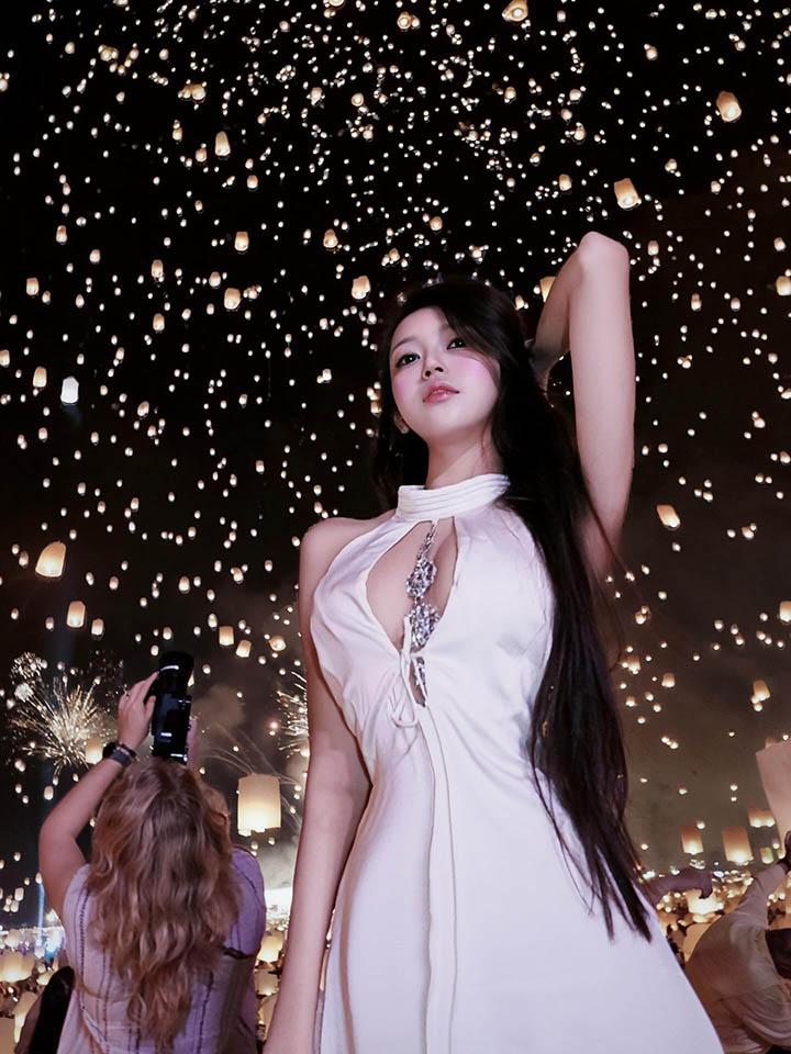 Thường lên hình với vibe “sang trọng”, hot girl bất ngờ lột xác với loạt ảnh bikini- Ảnh 3.
