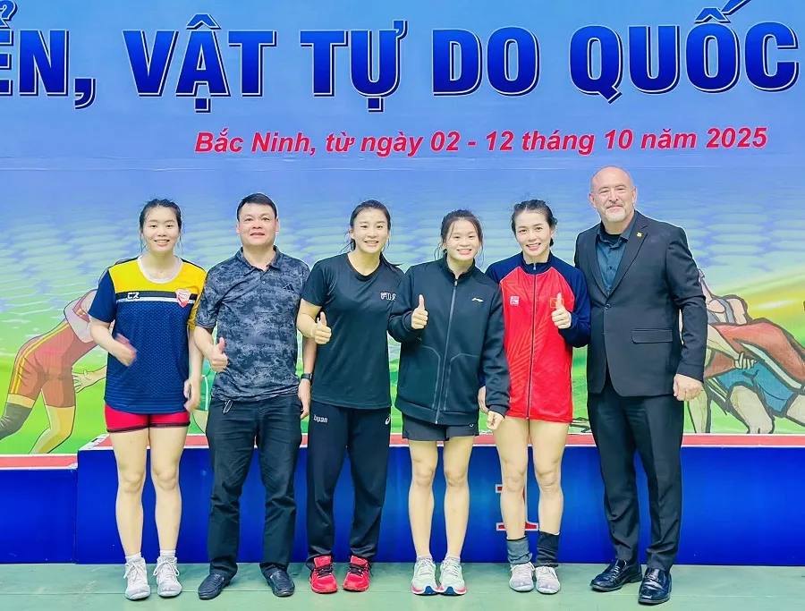 Ba chị em gái Nguyễn Thị Mỹ Trang, Mỹ Linh và Mỹ Hạnh