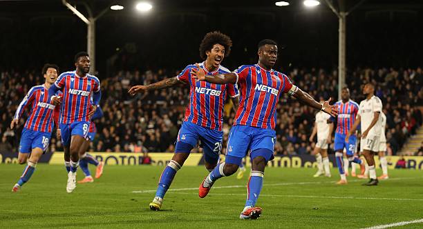 Crystal Palace khiến cuộc đua top 4 thêm phần hấp dẫn. Crystal Palace khiến cuộc đua top 4 thêm phần hấp dẫn.