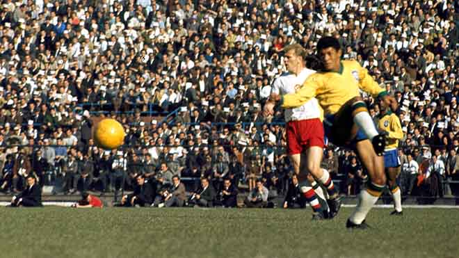 Garrincha đi vào lịch sử với màn trình diễn phi thường tại World Cup 1962 Garrincha thi đấu xuất sắc tại World Cup 1962