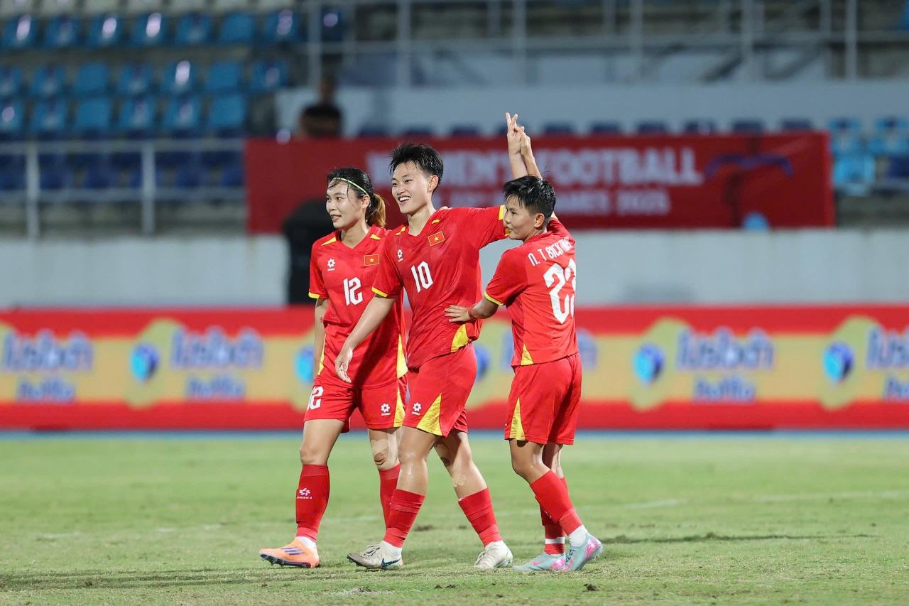 Thua 0-7 trước đội tuyển Việt Nam, HLV Malaysia nói lời tâm phục khẩu phục - Ảnh 2. Màn trình diễn thuyết phục của đoàn quân áo đỏ
