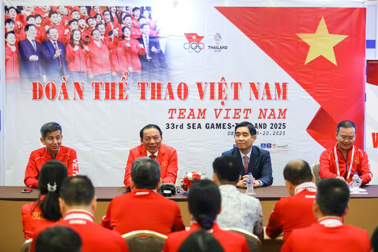Bộ trưởng Nguyễn Văn Hùng thăm và động viên Đoàn Thể thao Việt Nam tại SEA Games 33 - Ảnh 4. Đoàn thể thao Việt Nam tại lễ họp mặt được lãnh đạo động viên tinh thần