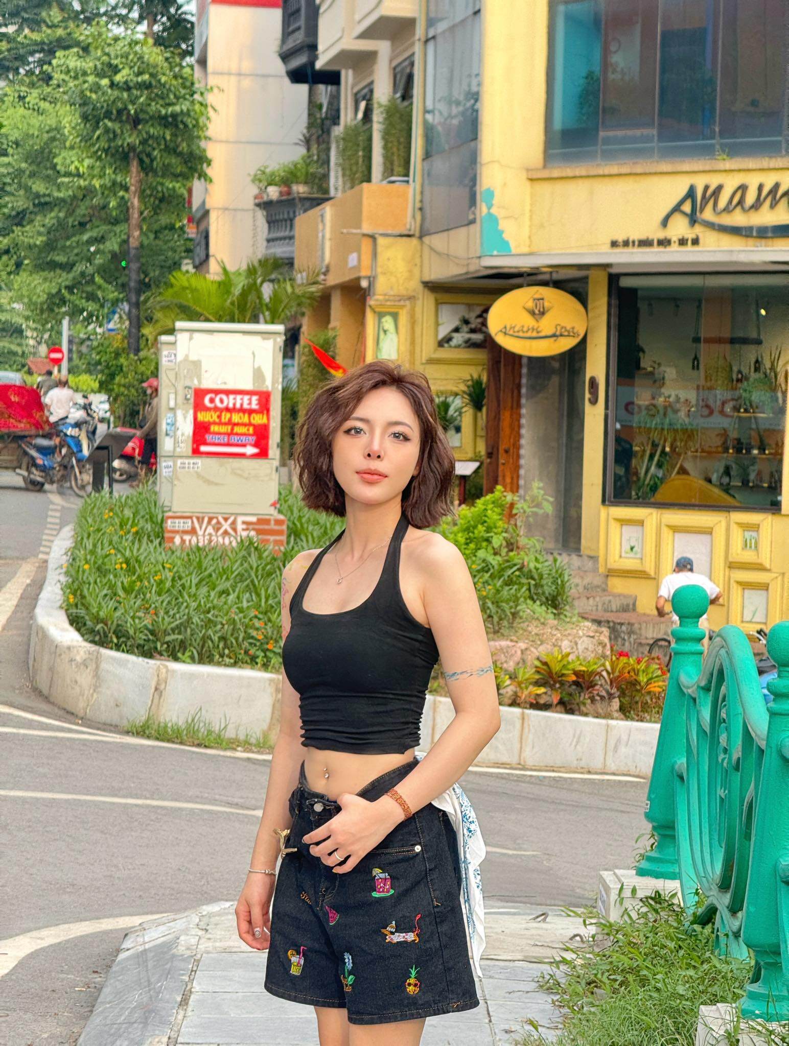 Hoa khôi bắn súng 2k4 mang hàm Thượng úy gây bất ngờ với diện mạo đời thường đẹp như hoa hậu.