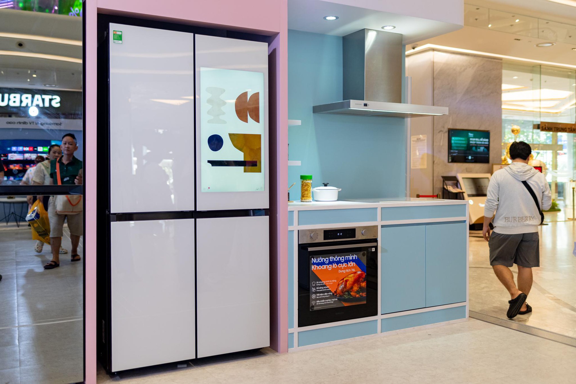 Khu bếp với thiết bị thông minh SmartThings