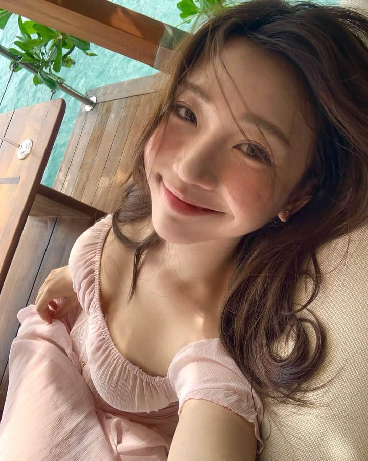 Hot girl 2k4 sở hữu nhan sắc ngây thơ nhưng body đẹp như nữ thần Hy Lạp- Ảnh 8. Hot girl 2k4 sở hữu nhan sắc ngây thơ nhưng body đẹp như nữ thần Hy Lạp- Ảnh 8.