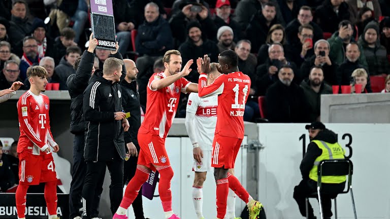 Kane chói sáng sau khi vào sân từ ghế dự bị. Harry Kane thi đấu bùng nổ
