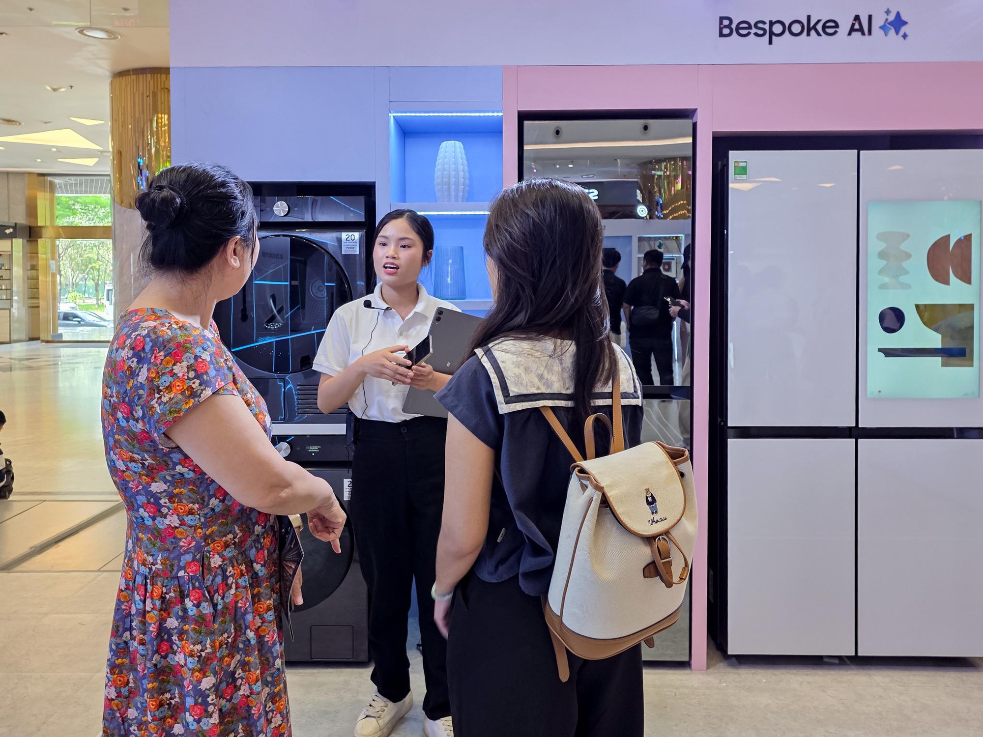 Máy giặt sấy thông minh tích hợp AI