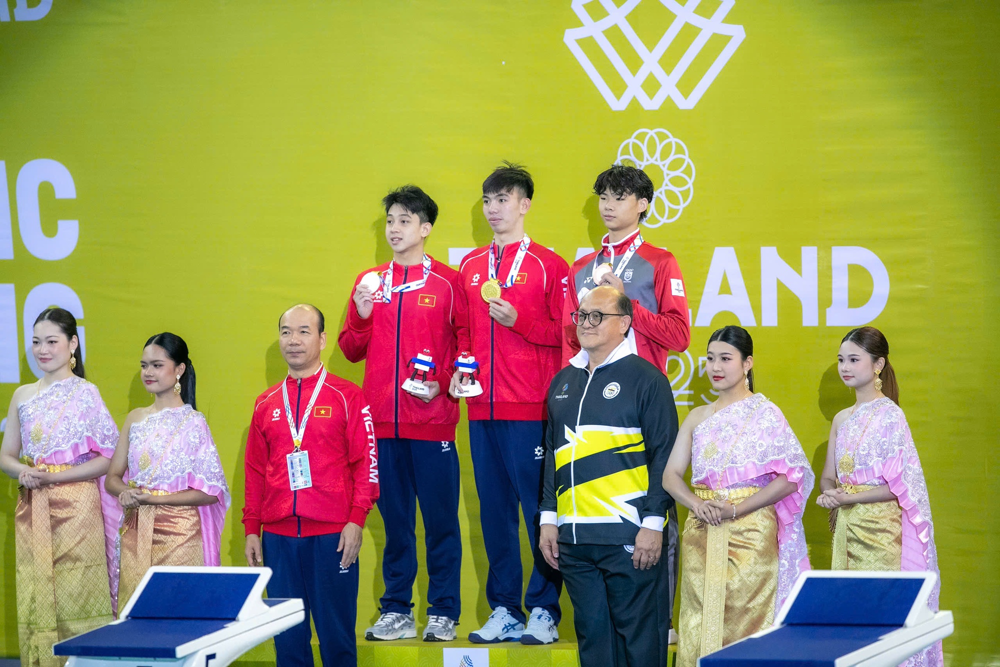 Nguyễn Huy Hoàng giành HCV bơi 1500m tự do