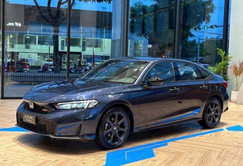 Honda Civic eHEV RS màu xanh