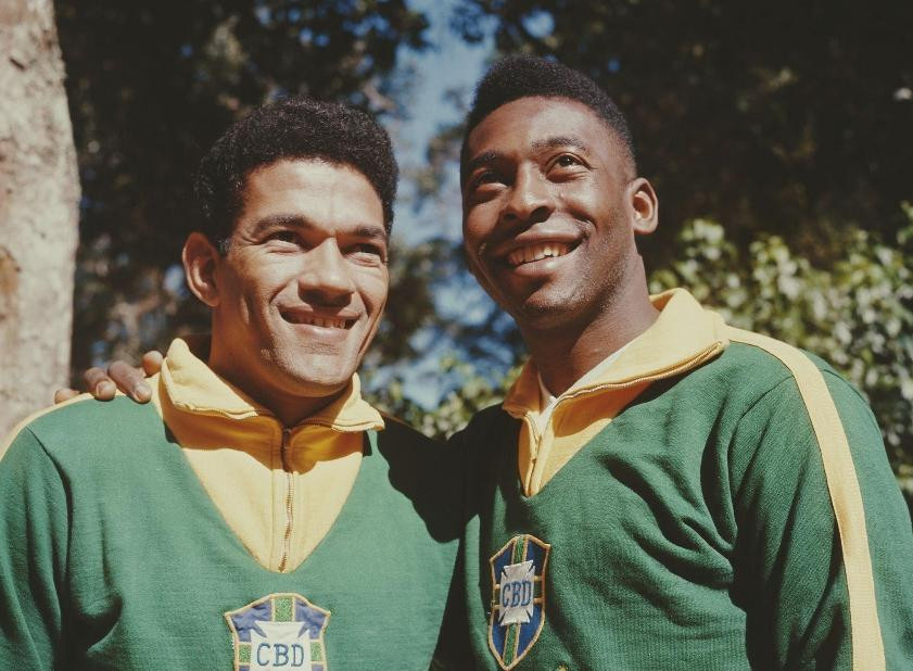 Garrincha phải gánh vác trách nhiệm dẫn dắt Brazil do Pele để lại Garrincha gánh vác trọng trách dẫn dắt Brazil