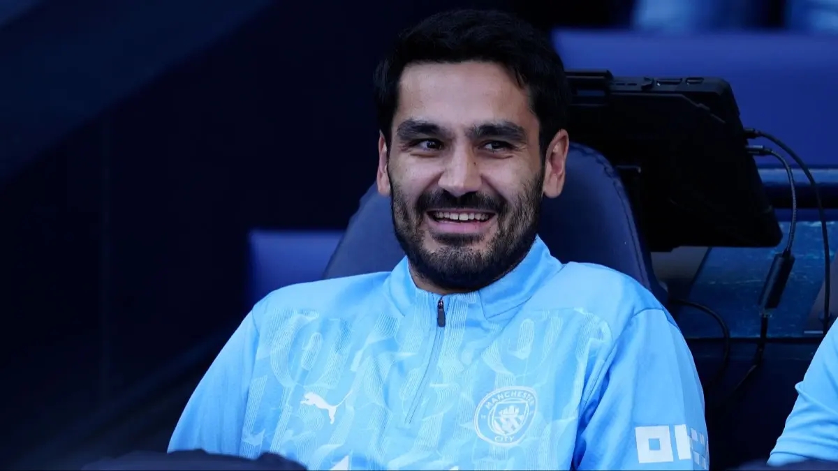 Ilkay Gundogan thi đấu cho Man City
