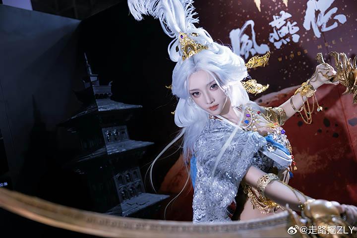 Hóa thân thành boss nữ Where Winds Meet, fan nhốn nháo đòi “solo 1-1” với coser- Ảnh 10.