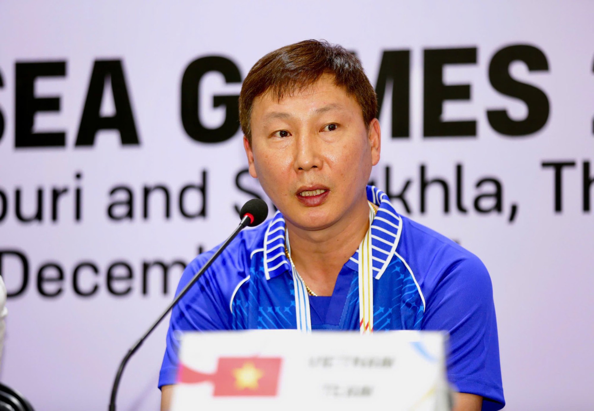 HLV Kim Sang-sik bày tỏ quyết tâm giành trọn 3 điểm